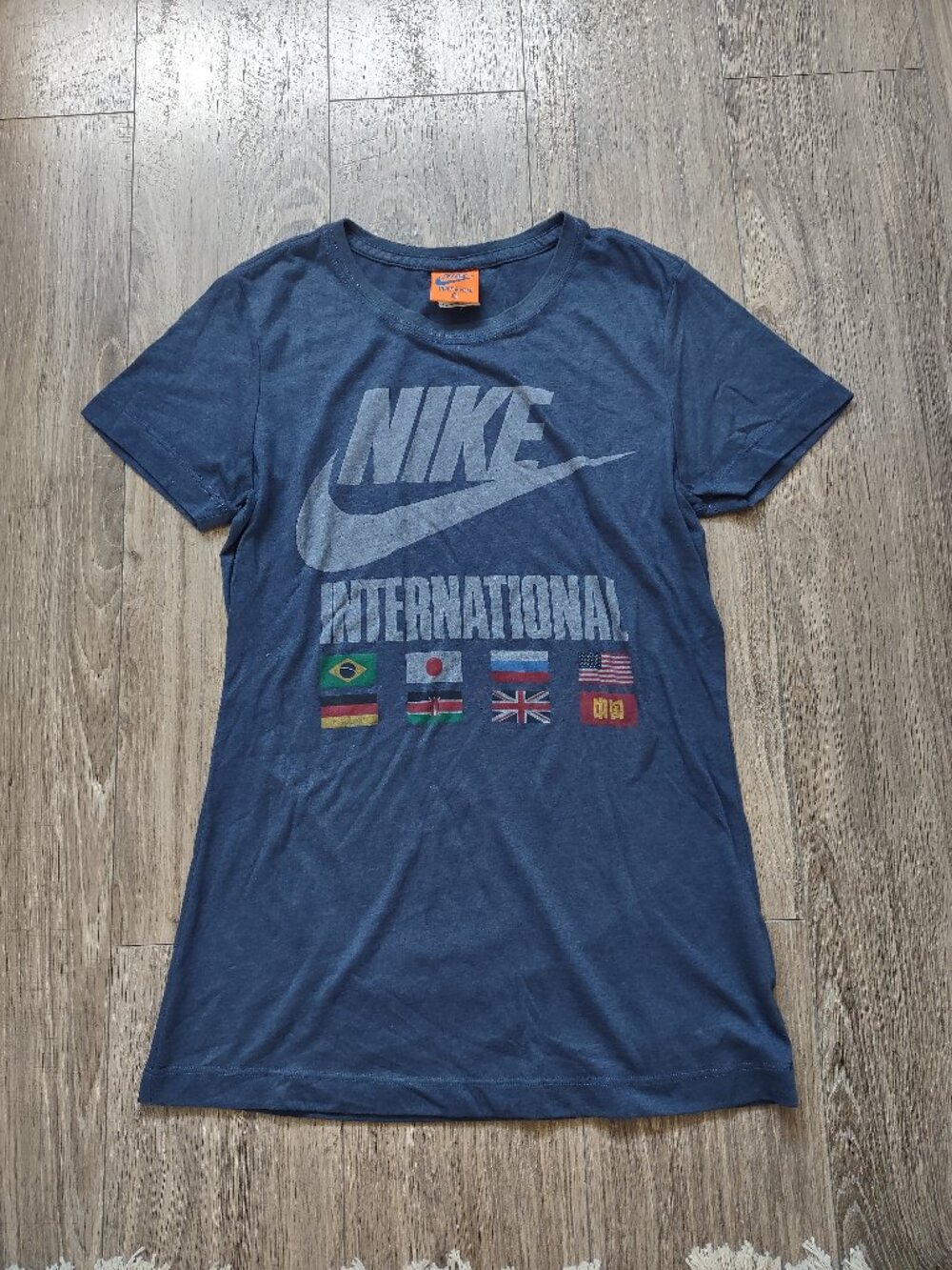 Nike track and field international flag size M t-shirt